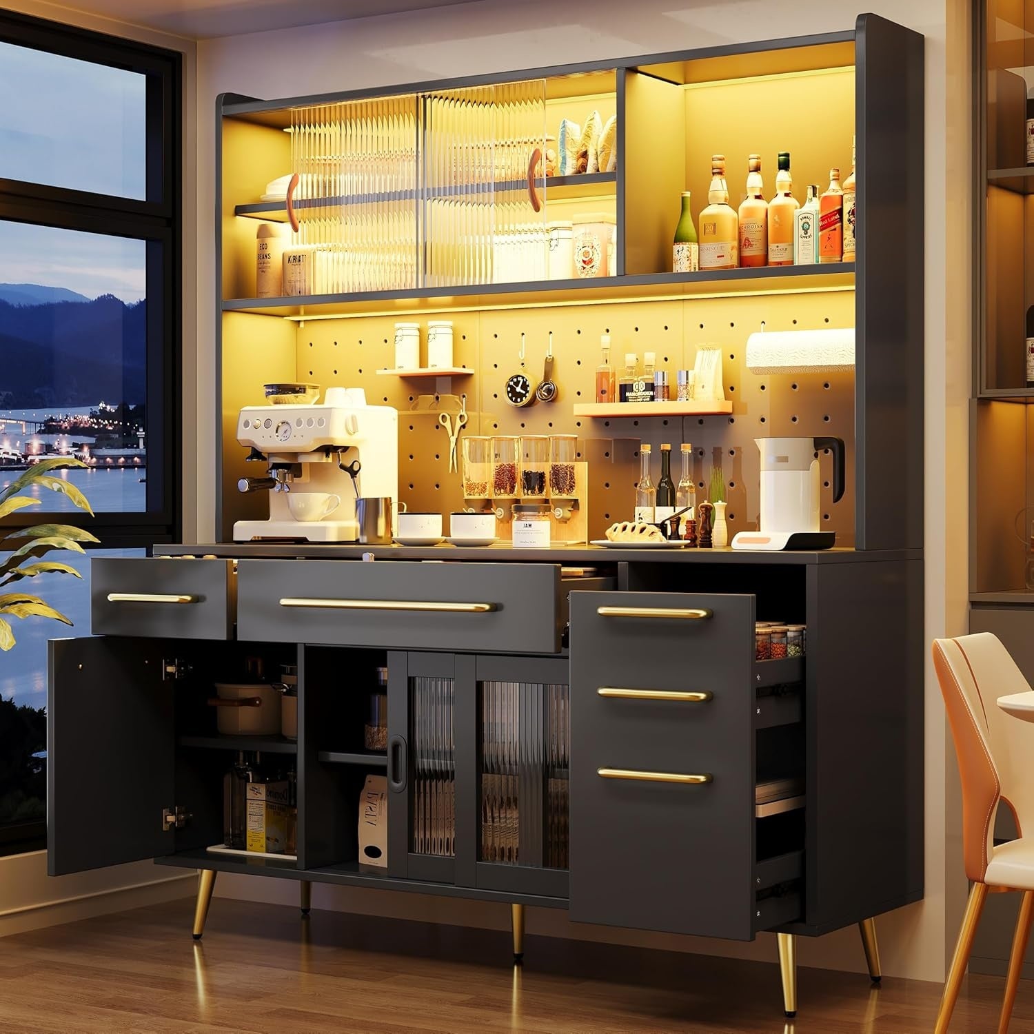Garde manger moderne avec portes vitrées, éclairage LED, deux tiroirs et étagères réglables, finition noire